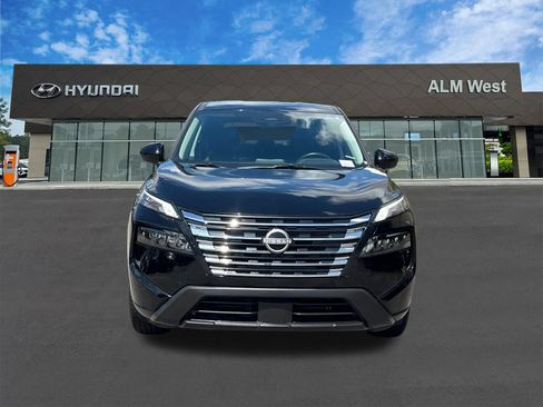 Used 2025 Nissan Rogue SV FWD image 2