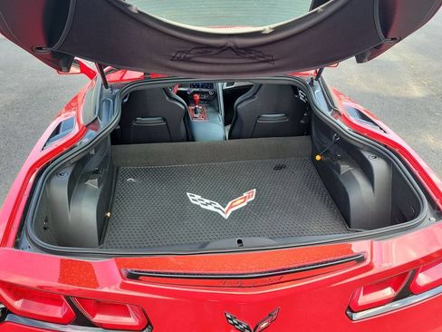 Used 2018 Chevrolet Corvette Stingray Coupe w/ Carbon Flash Badge Package RWD image 22
