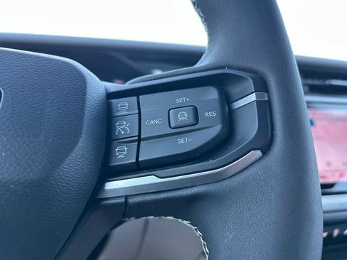Used 2026 Jeep Cherokee Laredo AWD/4WD image 15