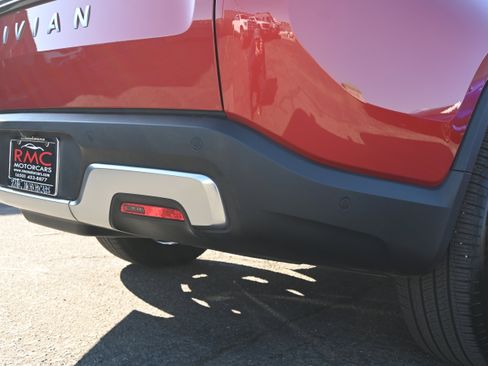 Used 2025 Rivian R1T Adventure image 22