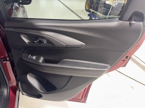 Used 2025 Chevrolet TrailBlazer LT w/ Driver Confidence Package image 24