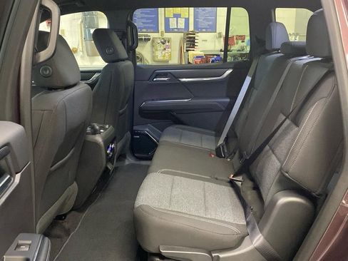 New 2025 GMC Acadia Elevation image 13