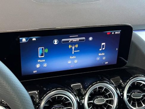 New 2025 Mercedes-Benz GLA 35 AMG 4MATIC image 5