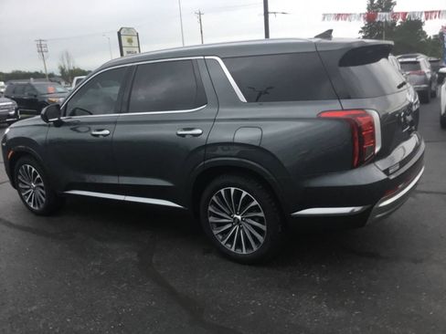 Used 2024 Hyundai Palisade Calligraphy AWD/4WD image 2