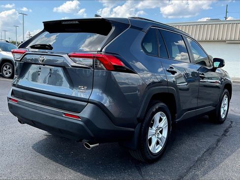 Used 2019 Toyota RAV4 XLE w/ Convenience Package AWD/4WD image 6