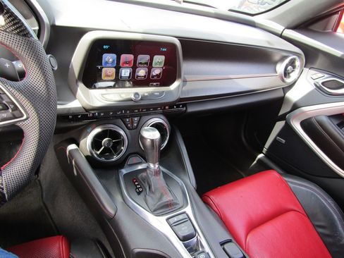 Used 2016 Chevrolet Camaro SS image 11