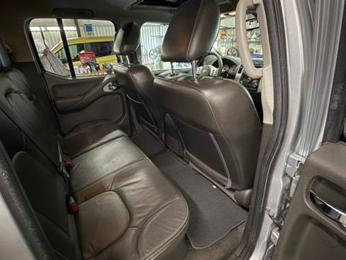 Used 2014 Nissan Frontier PRO-4X w/ Pro-4x Luxury Package AWD/4WD image 29