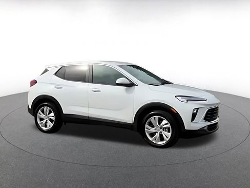 Used 2025 Buick Encore GX Preferred image 2