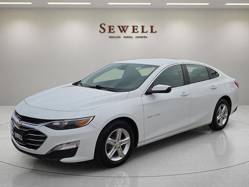 Used 2024 Chevrolet Malibu LT FWD image 1
