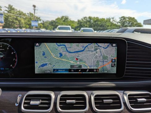 Used 2022 Mercedes-Benz GLS 450 4MATIC image 23