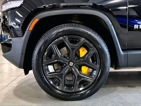 Used 2024 Rivian R1S Adventure AWD/4WD image 7
