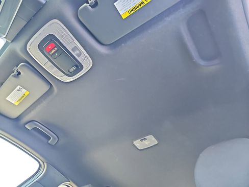 Certified 2025 Hyundai Elantra SEL image 33