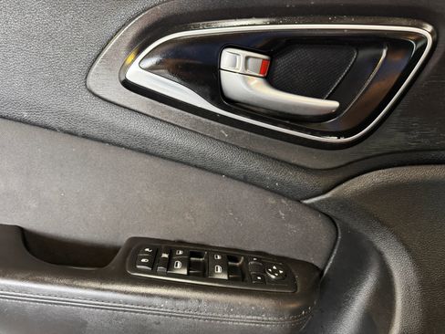 Used 2016 Chrysler 200 LX image 13