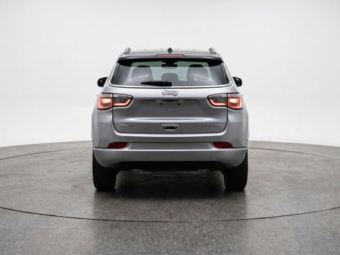 Used 2025 Jeep Compass Limited AWD/4WD image 7