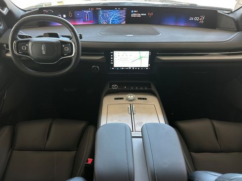 New 2026 Lincoln Navigator L Reserve w/ Jet Appearance Package AWD/4WD image 12
