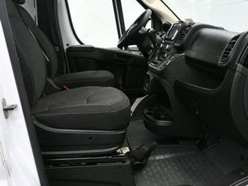 Used 2025 RAM ProMaster 2500 w/ Convenience Group FWD image 10
