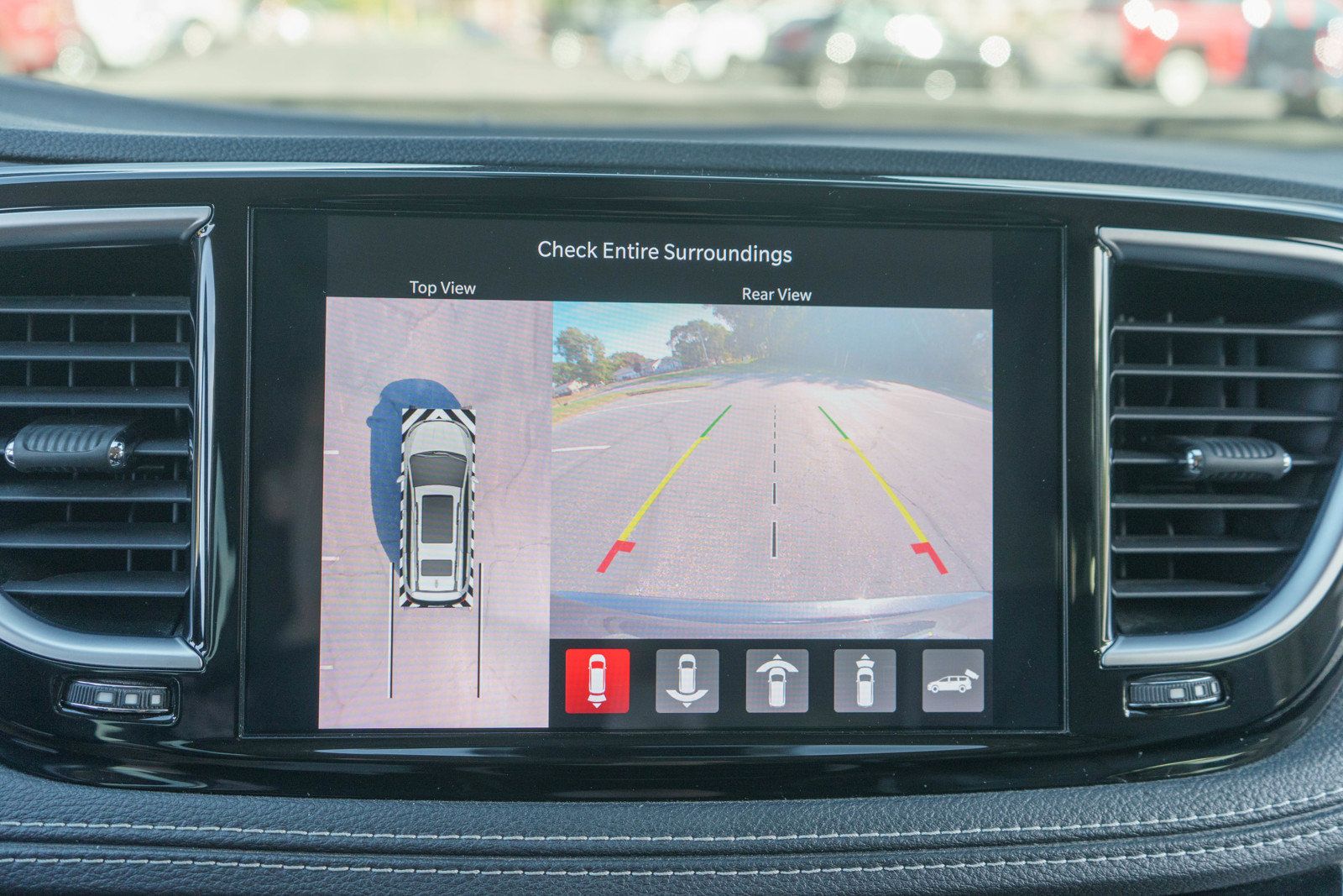 Used 2022 Chrysler Pacifica Limited FWD image 15