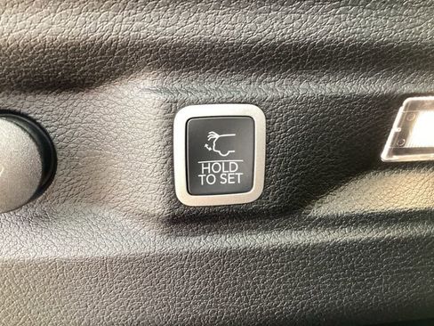 New 2025 Jeep Grand Cherokee L Altitude image 15