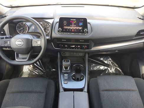 Certified 2026 Nissan Rogue SV FWD image 15