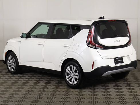 Used 2025 Kia Soul LX FWD image 7