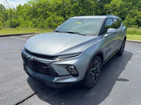 Used 2023 Chevrolet Blazer RS w/ Driver Confidence II Package AWD/4WD image 7