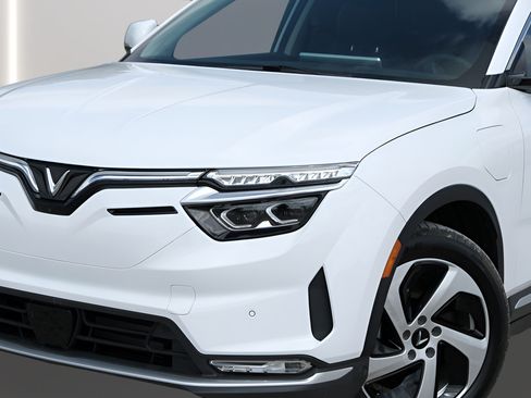 New 2025 VinFast VF 8 Eco AWD/4WD image 30
