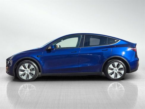 Used 2023 Tesla Model Y Long Range image 7