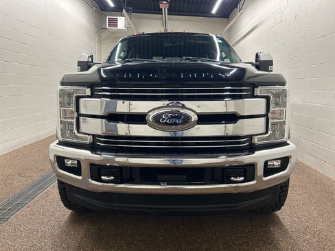 Used 2017 Ford F250 Lariat w/ Chrome Package image 6