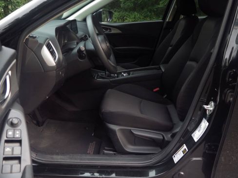 Used 2017 MAZDA MAZDA3 Sport FWD image 10