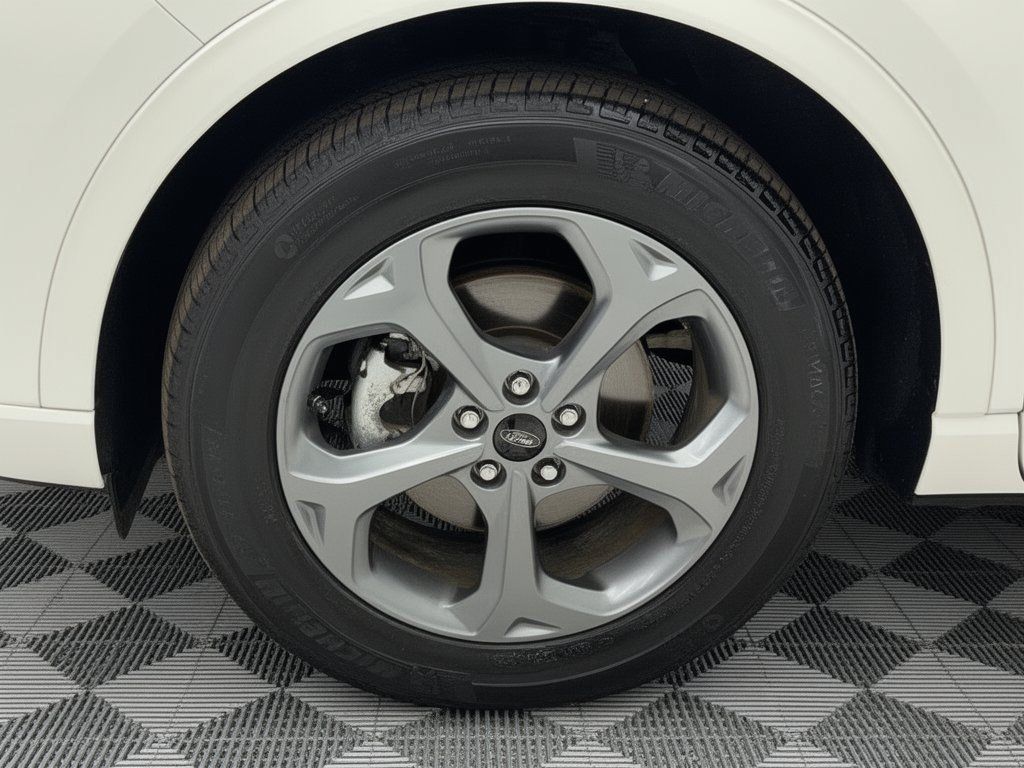 Used 2024 Ford Escape ST-Line w/ Tech Pack #1 AWD/4WD image 13