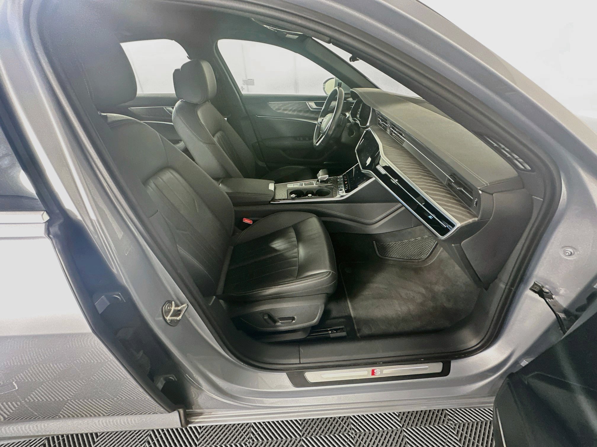 Used 2024 Audi A6 Premium Plus AWD/4WD image 32