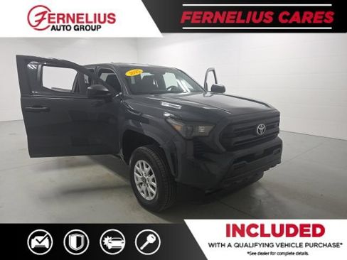 Used 2025 Toyota Tacoma SR AWD/4WD image 9