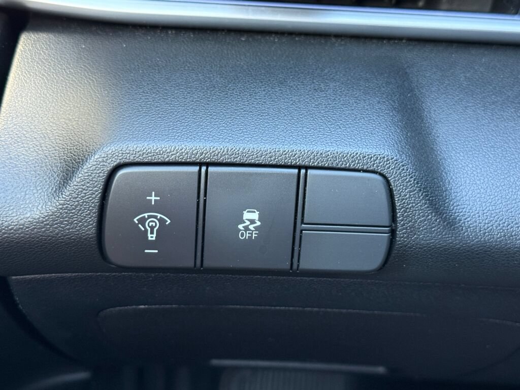 Used 2024 Hyundai Elantra SEL FWD image 30