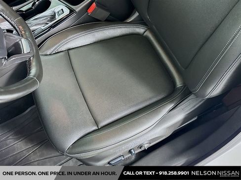 Used 2015 Nissan Rogue SV AWD/4WD image 18