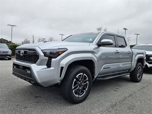 Used 2025 Toyota Tacoma TRD Sport image 3