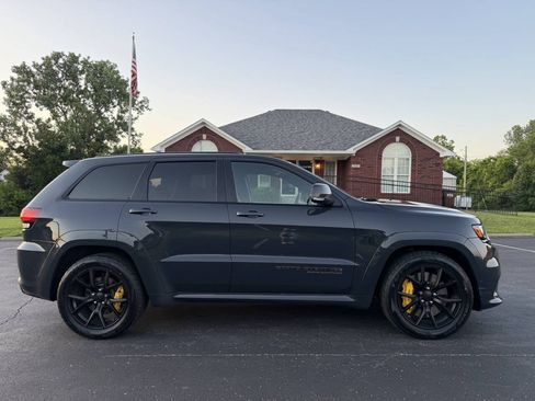 Used 2018 Jeep Grand Cherokee Trackhawk AWD/4WD image 9