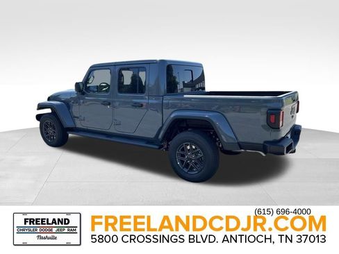 New 2025 Jeep Gladiator Sport AWD/4WD image 4