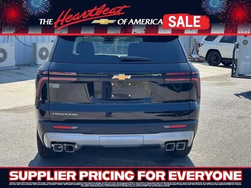 New 2026 Chevrolet Traverse LT w/ Driver Confidence Package FWD image 4