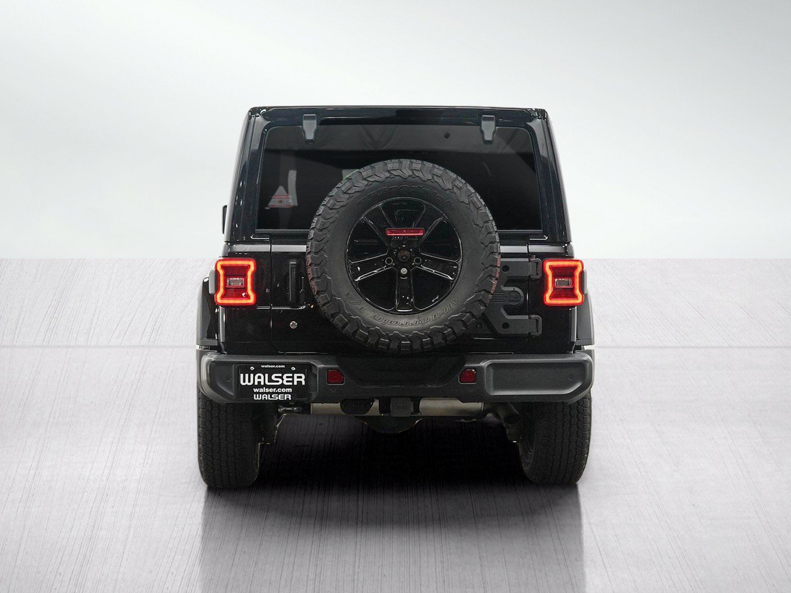 Used 2020 Jeep Wrangler Unlimited Sahara AWD/4WD image 4