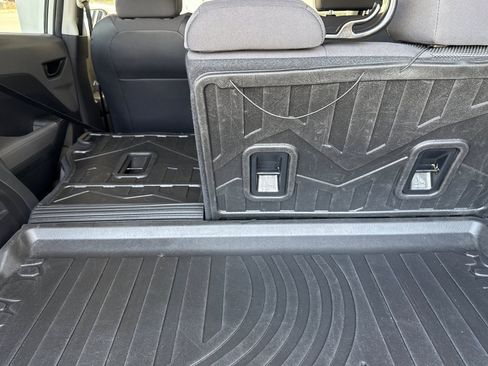 Used 2024 Subaru Crosstrek 2.0i Premium image 32