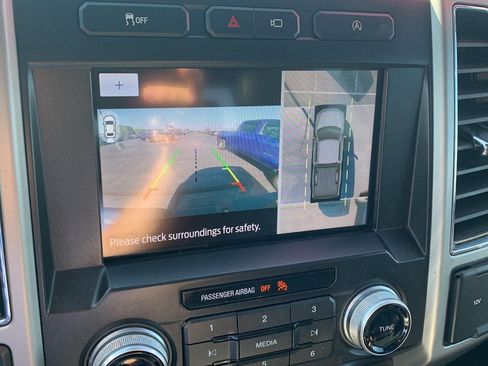 Used 2019 Ford F150 Lariat w/ Equipment Group 502A Luxury AWD/4WD image 16