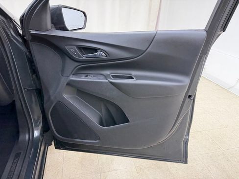 Used 2018 Chevrolet Equinox LT FWD image 9