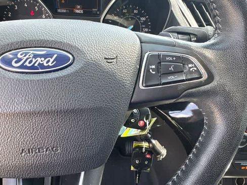 Used 2018 Ford Escape SE w/ SE Sport Appearance Package FWD image 13