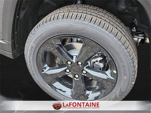 New 2025 Jeep Grand Cherokee Limited w/ Black Appearance Package image 28