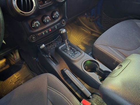 Used 2015 Jeep Wrangler Unlimited Sahara w/ Dual Top Group image 13