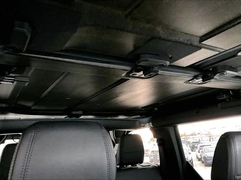 Used 2023 Ford Bronco Badlands image 22