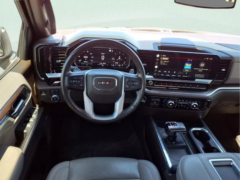 Used 2022 GMC Sierra 1500 SLT w/ SLT Premium Plus Package AWD/4WD image 7