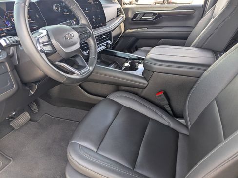 Certified 2025 Chevrolet Suburban Z71 image 25