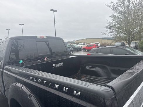 Used 2016 Ford F350 Platinum w/ Platinum Package image 16