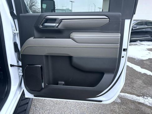 Certified 2025 Chevrolet Silverado 2500 ZR2 w/ LPO, Dark Essentials Package image 18